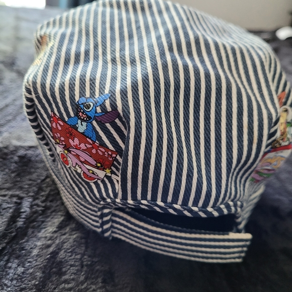 Disney Cap with many characters - Picture 4 of 10